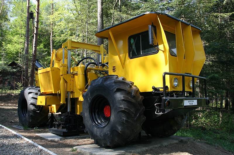 a 048